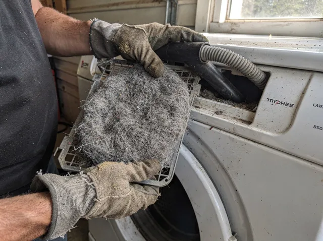 Cleaning Dryer Lint Trap in East Hampton